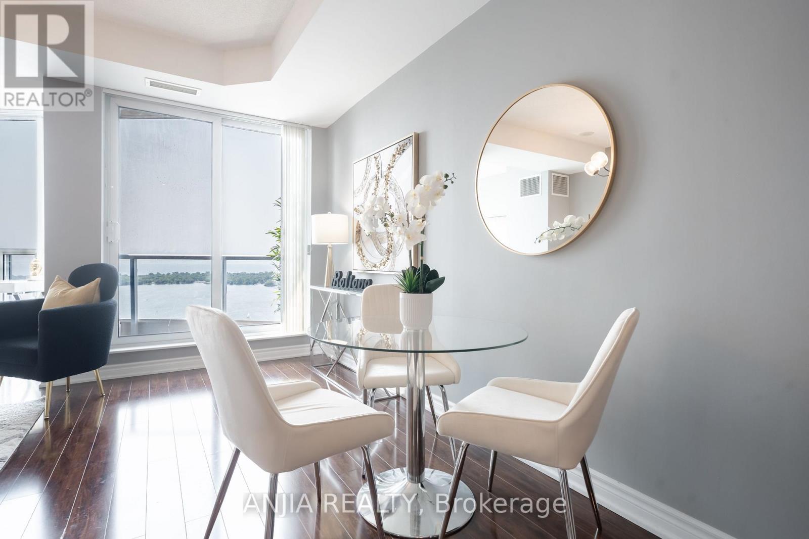 3411 - 8 York Street, Toronto (Waterfront Communities), Ontario  M5J 2Y2 - Photo 4 - C12398376