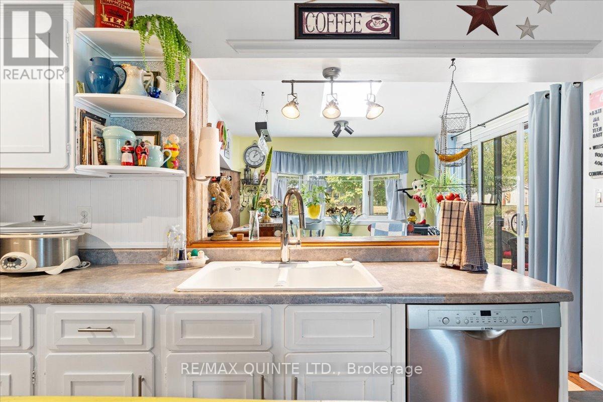 7763 Loyalist Parkway, Greater Napanee, Ontario  K0H 1G0 - Photo 16 - X12398401