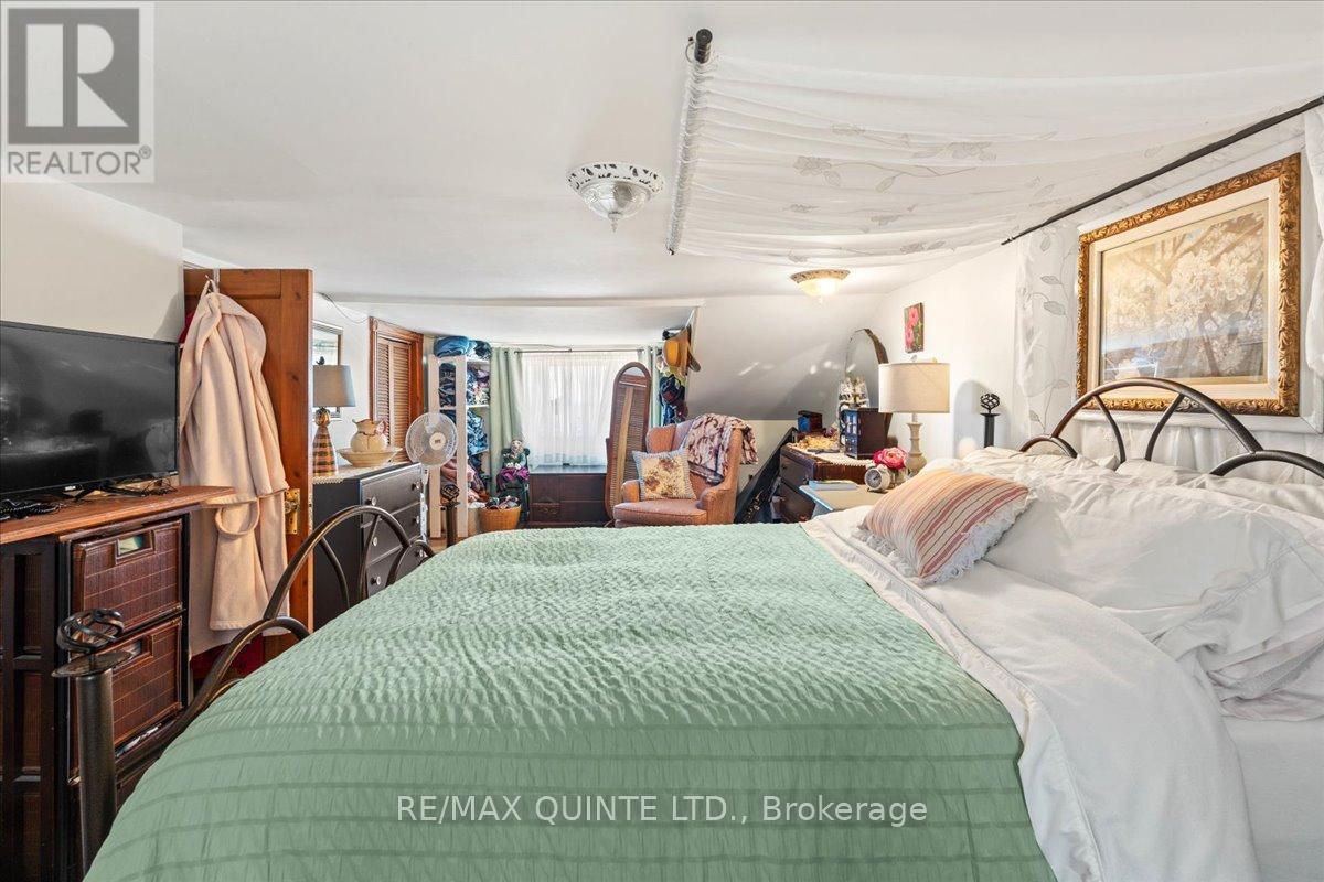 7763 Loyalist Parkway, Greater Napanee, Ontario  K0H 1G0 - Photo 25 - X12398401