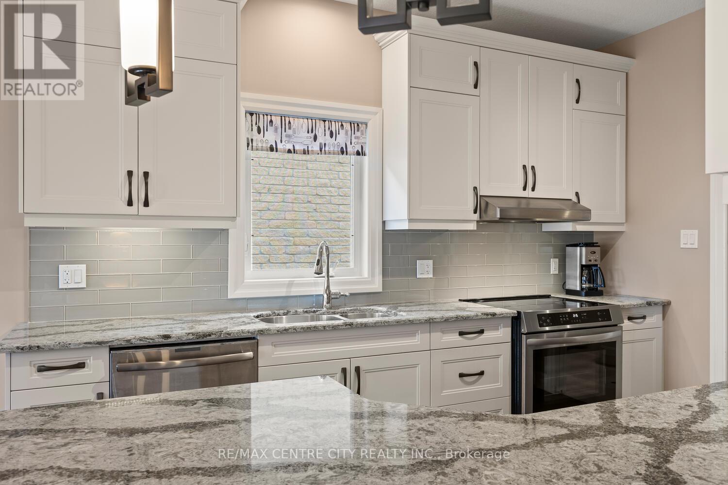 24 - 2081 Wallingford Avenue, London North (North R), Ontario  N6G 0K1 - Photo 16 - X12398507