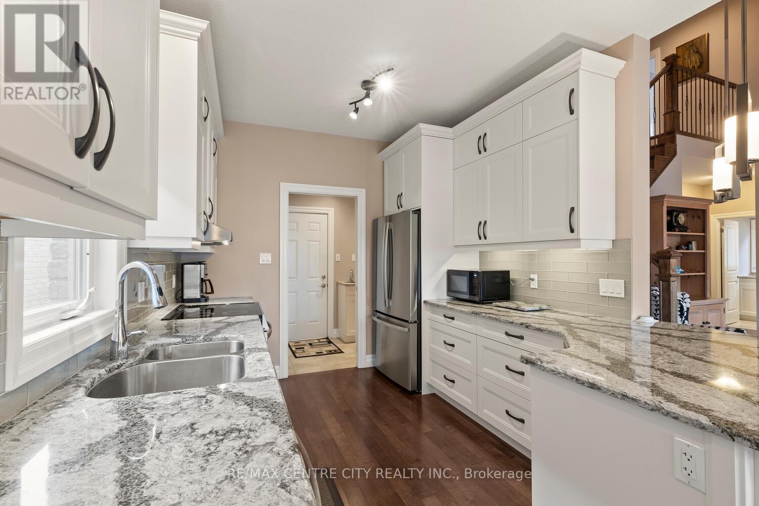 24 - 2081 Wallingford Avenue, London North (North R), Ontario  N6G 0K1 - Photo 18 - X12398507