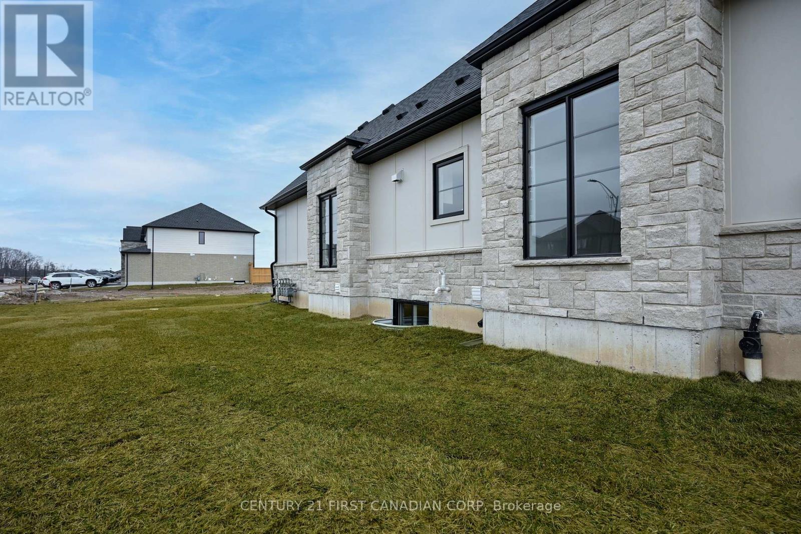 6694 Hayward Drive, London South, Ontario  N6P 0H7 - Photo 24 - X12398518