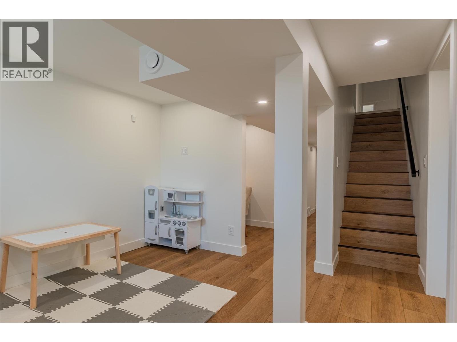 1181 Columbia Avenue, Trail, British Columbia  V1R 1J1 - Photo 33 - 10362595