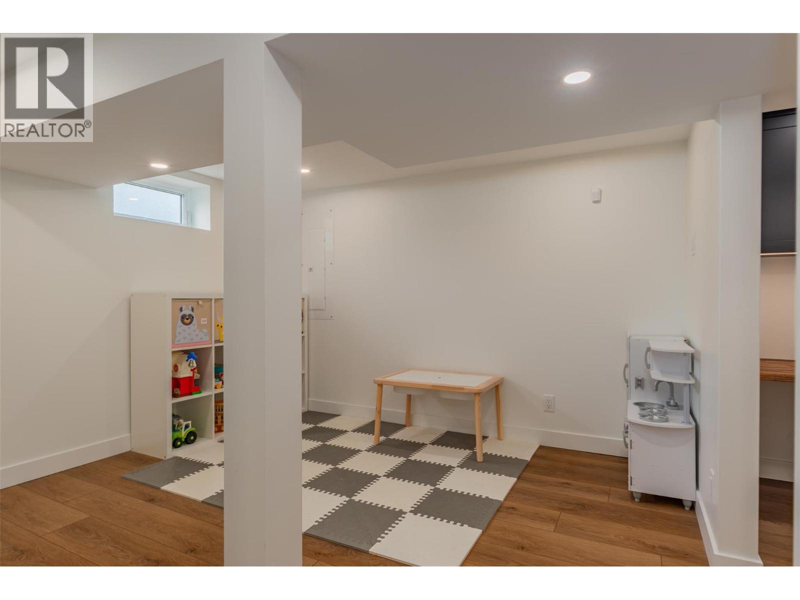 1181 Columbia Avenue, Trail, British Columbia  V1R 1J1 - Photo 31 - 10362595