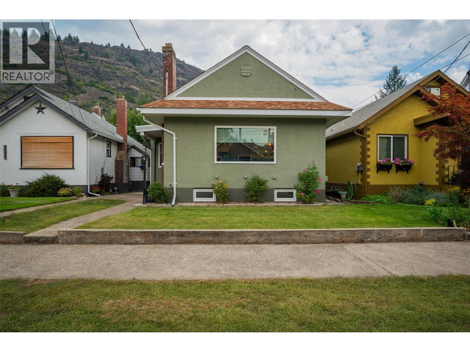 1181 Columbia Avenue, Trail, British Columbia  V1R 1J1 - Photo 3 - 10362595