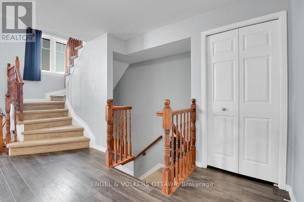 327 Elite, Ottawa, Ontario  K2J 0A4 - Photo 8 - X12398471