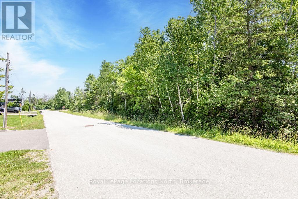 Pt Lts 139 & 140 Thomas Street, Wasaga Beach, Ontario  L9Z 0E9 - Photo 4 - S12398492