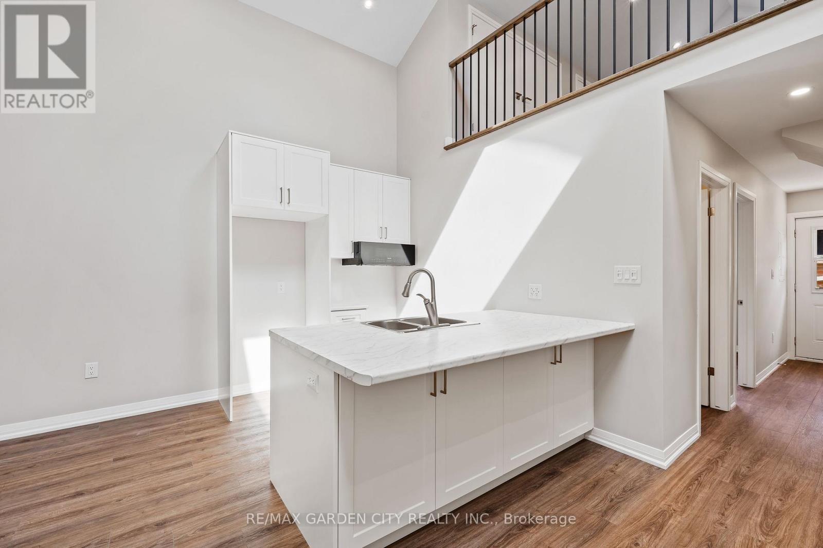 34 Kenworth Drive, St. Catharines, Ontario  L2M 4S2 - Photo 13 - X12398408