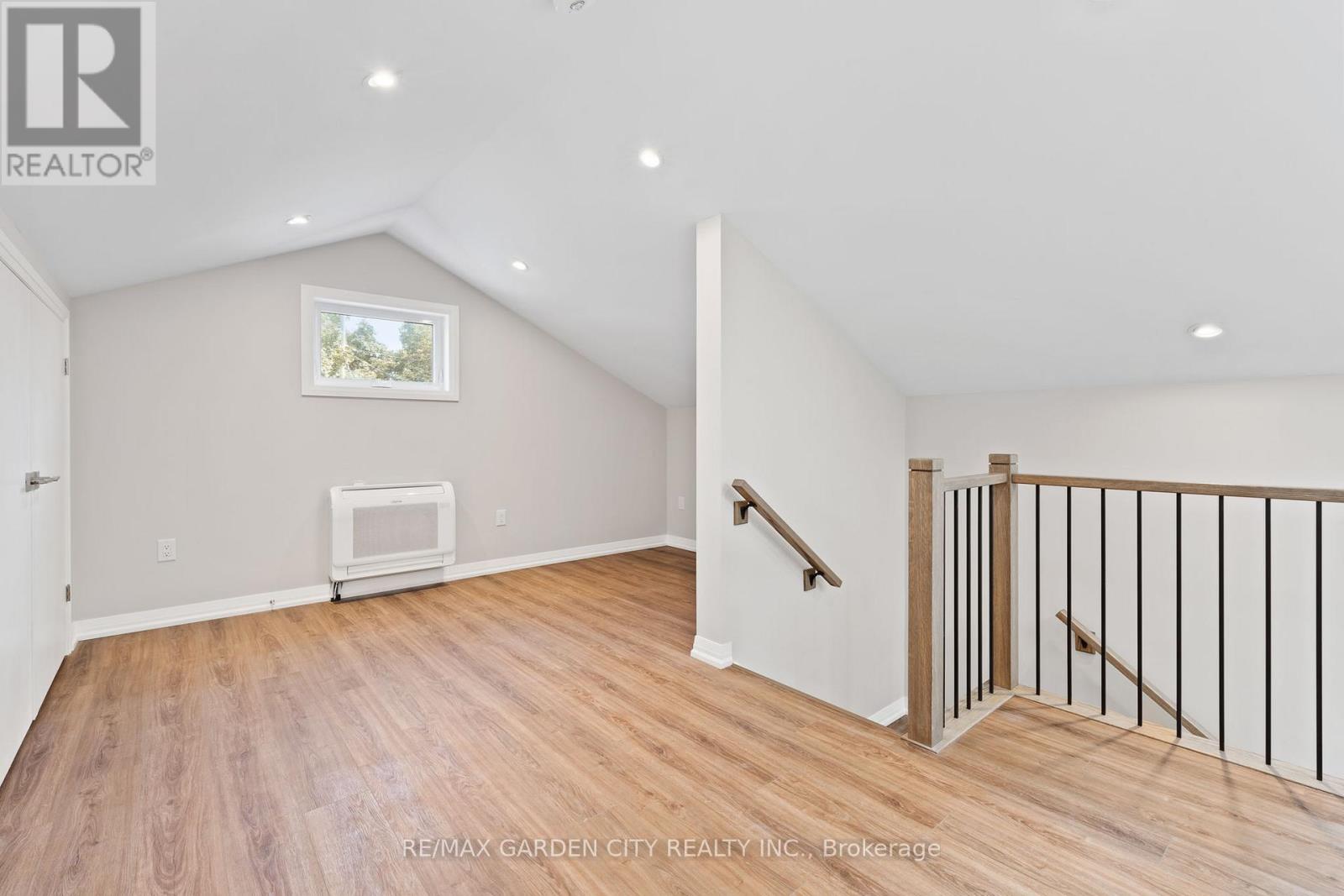 34 Kenworth Drive, St. Catharines, Ontario  L2M 4S2 - Photo 17 - X12398408