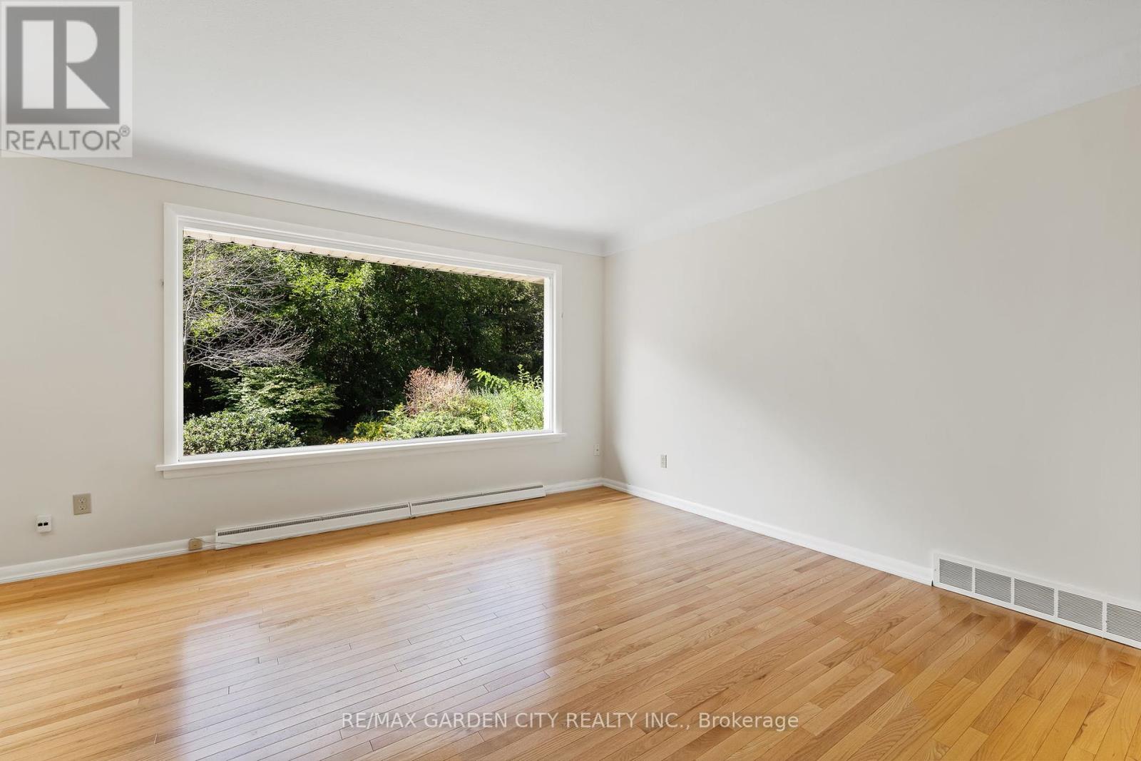 34 Kenworth Drive, St. Catharines, Ontario  L2M 4S2 - Photo 30 - X12398408