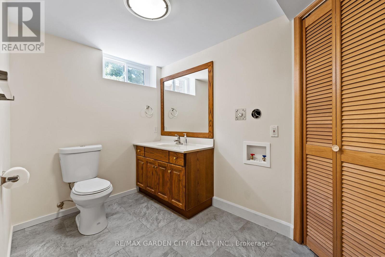 34 Kenworth Drive, St. Catharines, Ontario  L2M 4S2 - Photo 39 - X12398408