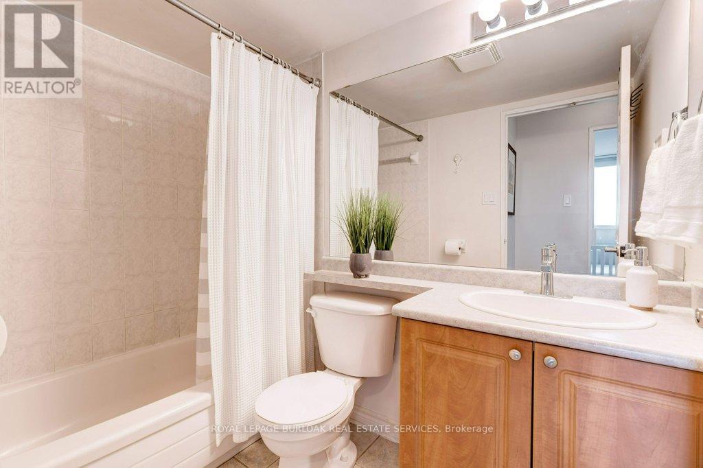 1009 - 3501 Glen Erin Drive, Mississauga, Ontario  L5L 2E9 - Photo 13 - W12398380
