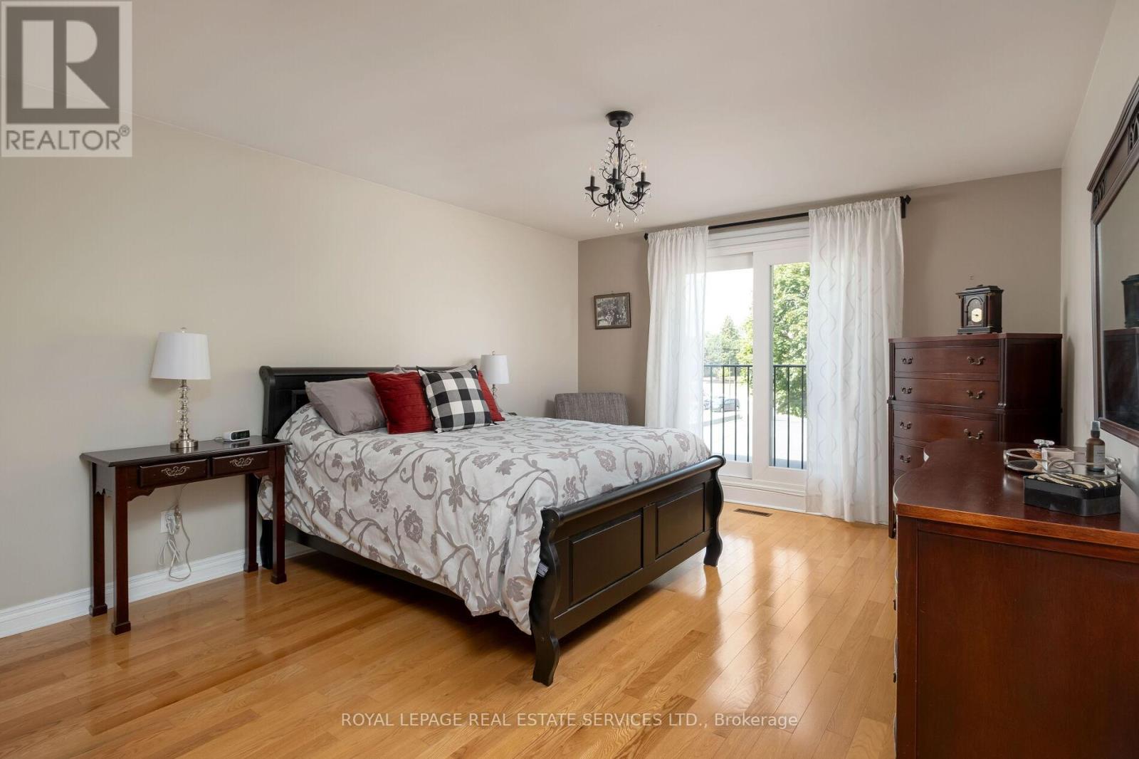 15 Westroyal Road, Toronto, Ontario  M9P 2C4 - Photo 23 - W12398381