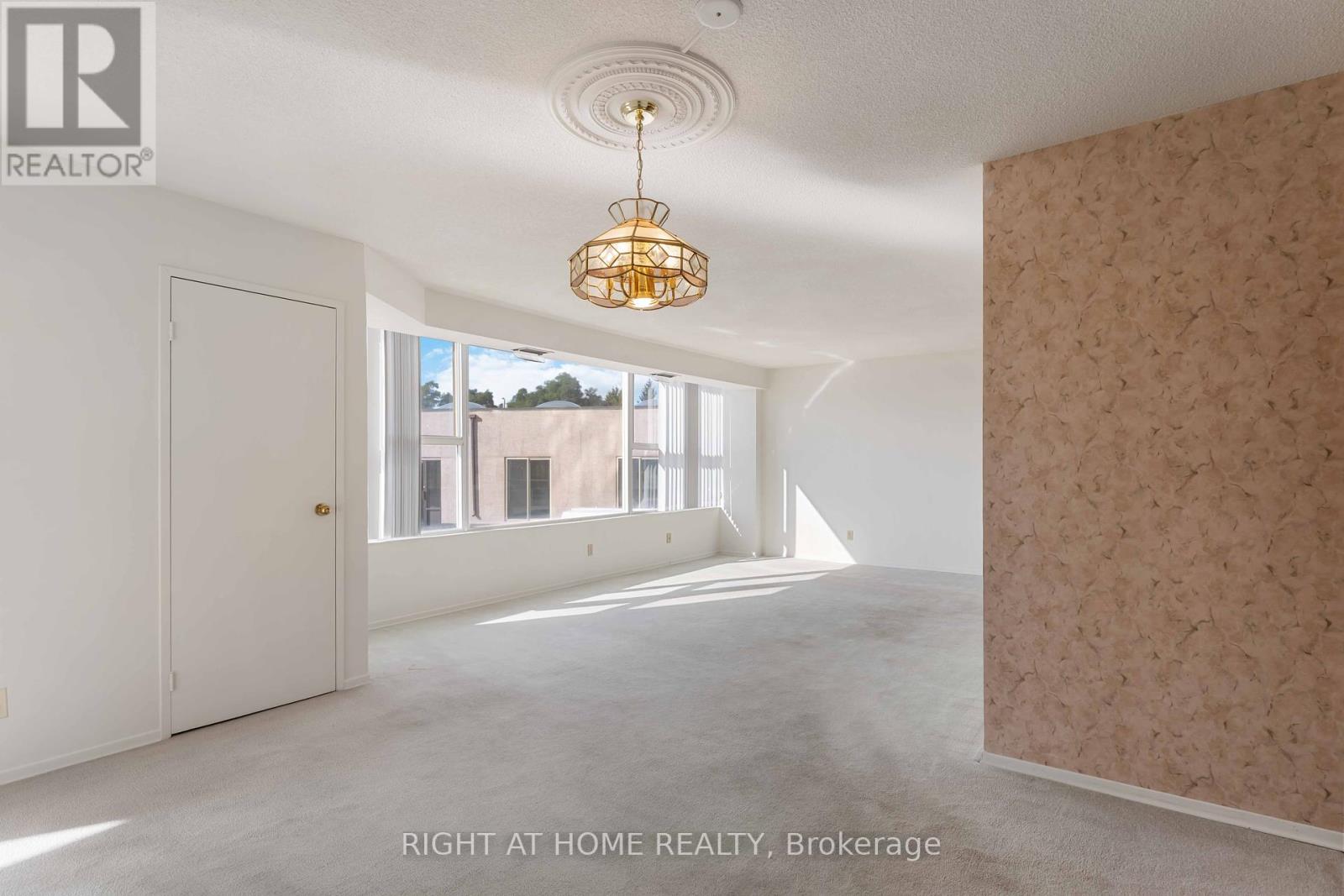 204 - 7 Gale Crescent, St. Catharines (E. Chester), Ontario  L2R 7M8 - Photo 12 - X12398350