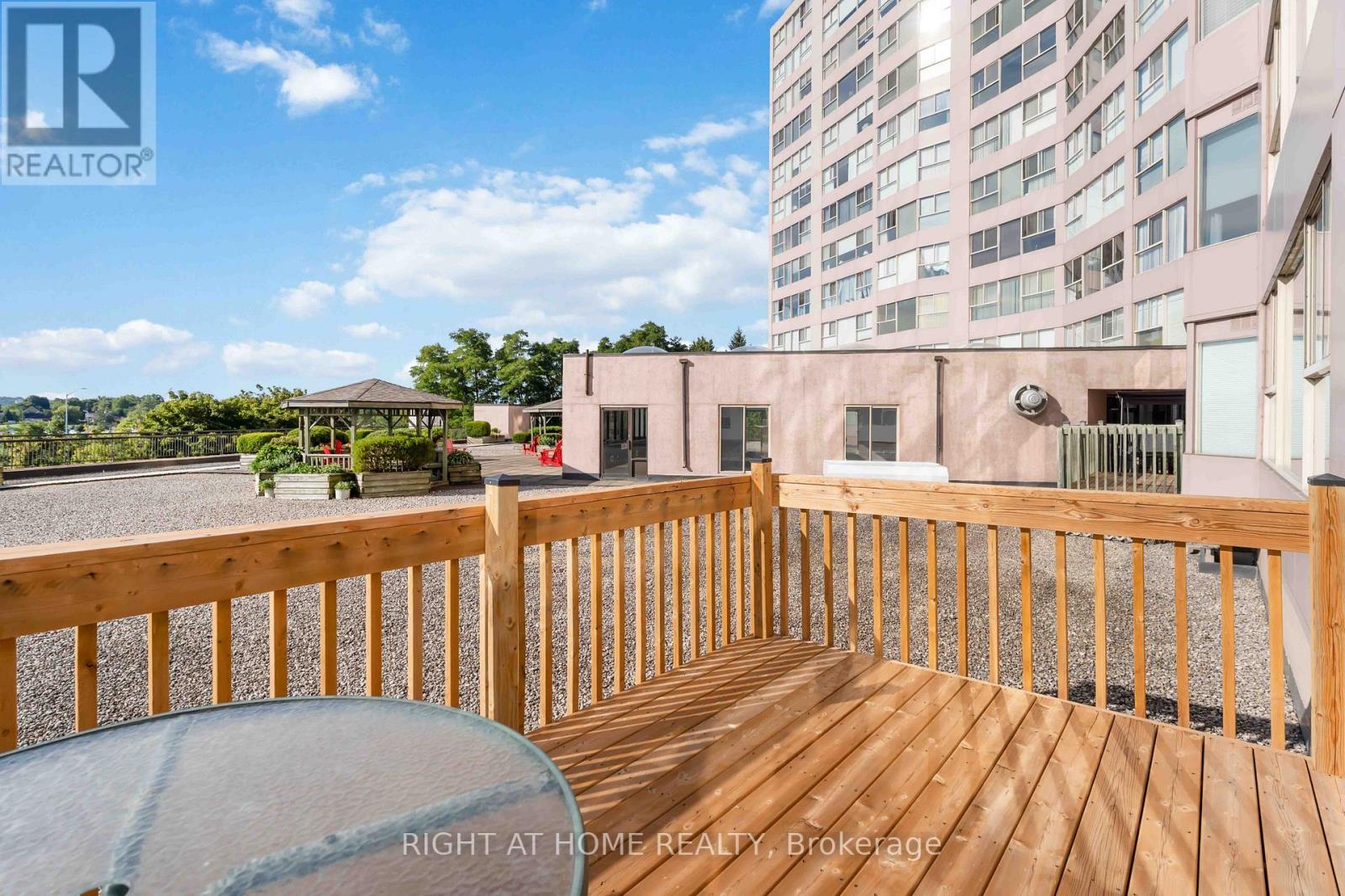 204 - 7 Gale Crescent, St. Catharines (E. Chester), Ontario  L2R 7M8 - Photo 16 - X12398350