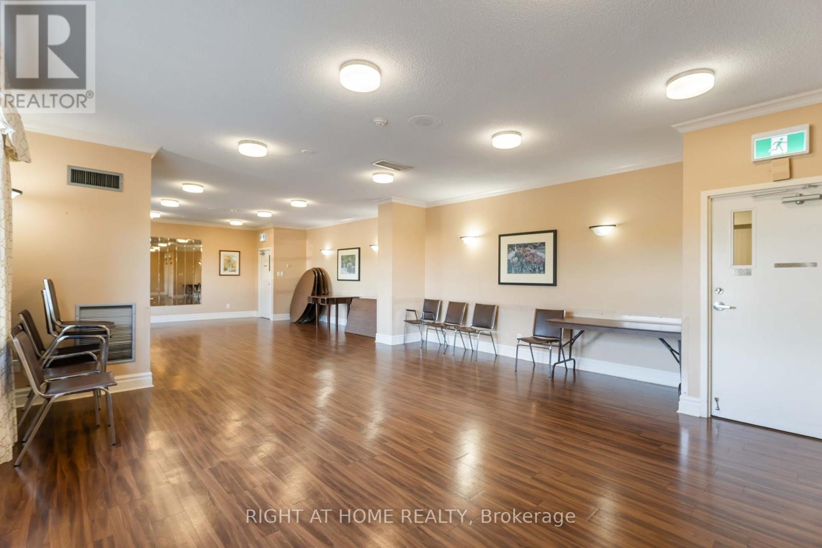 204 - 7 Gale Crescent, St. Catharines (E. Chester), Ontario  L2R 7M8 - Photo 31 - X12398350