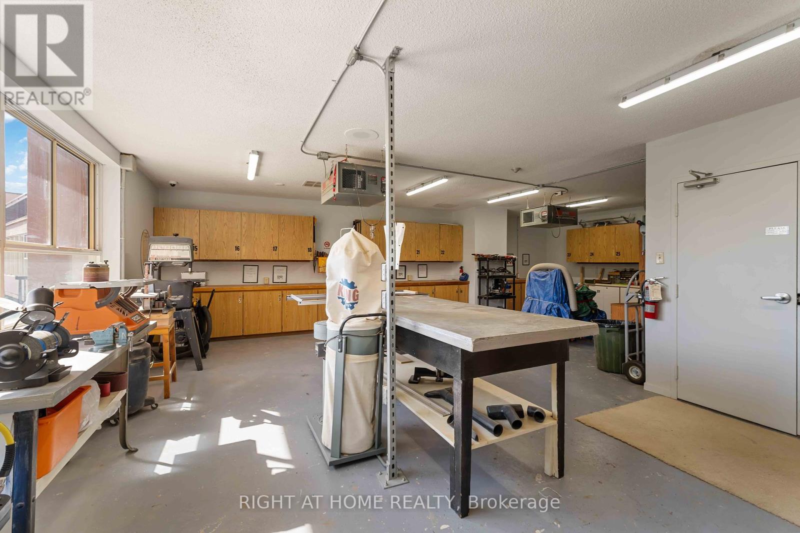 204 - 7 Gale Crescent, St. Catharines (E. Chester), Ontario  L2R 7M8 - Photo 37 - X12398350