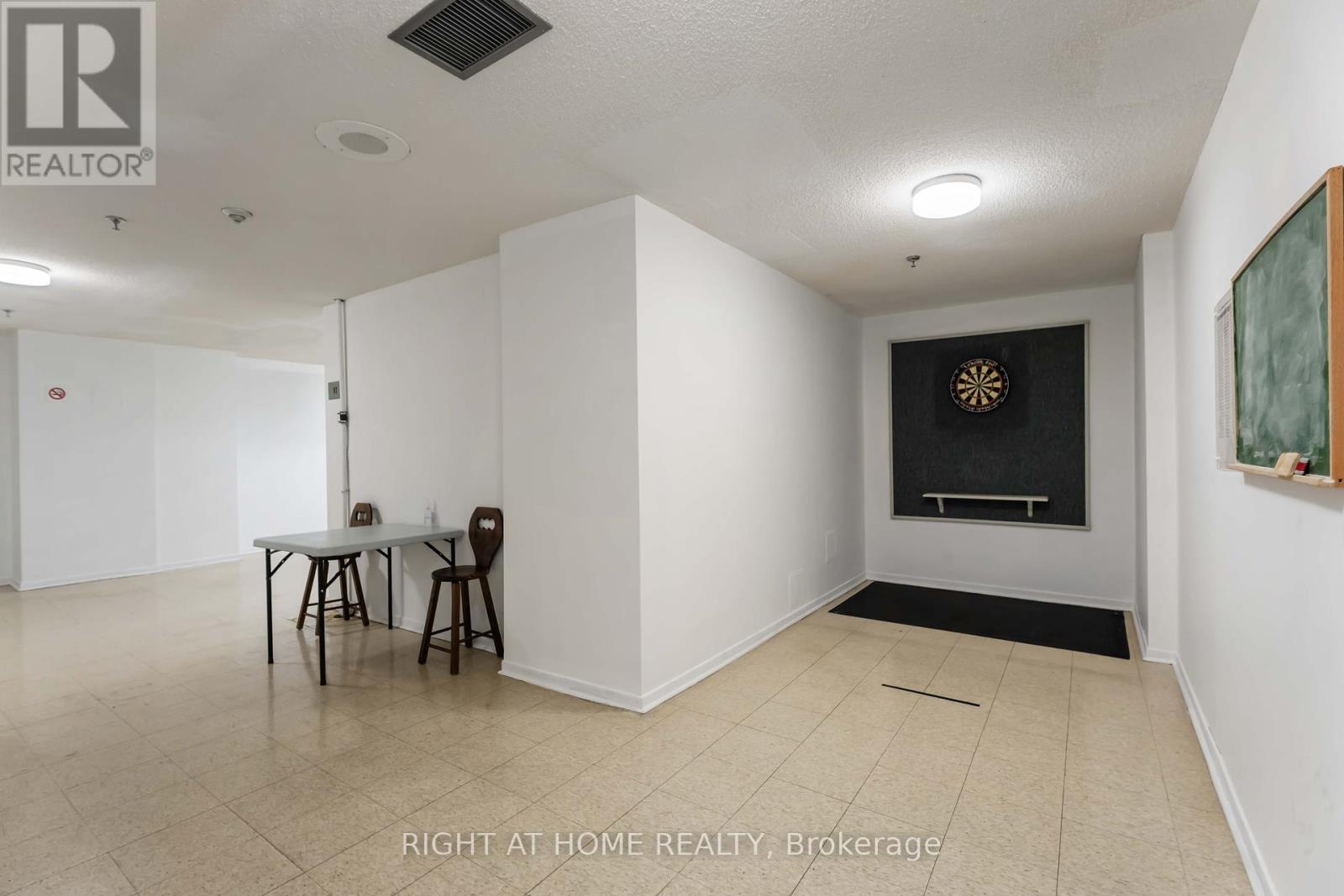 204 - 7 Gale Crescent, St. Catharines (E. Chester), Ontario  L2R 7M8 - Photo 42 - X12398350