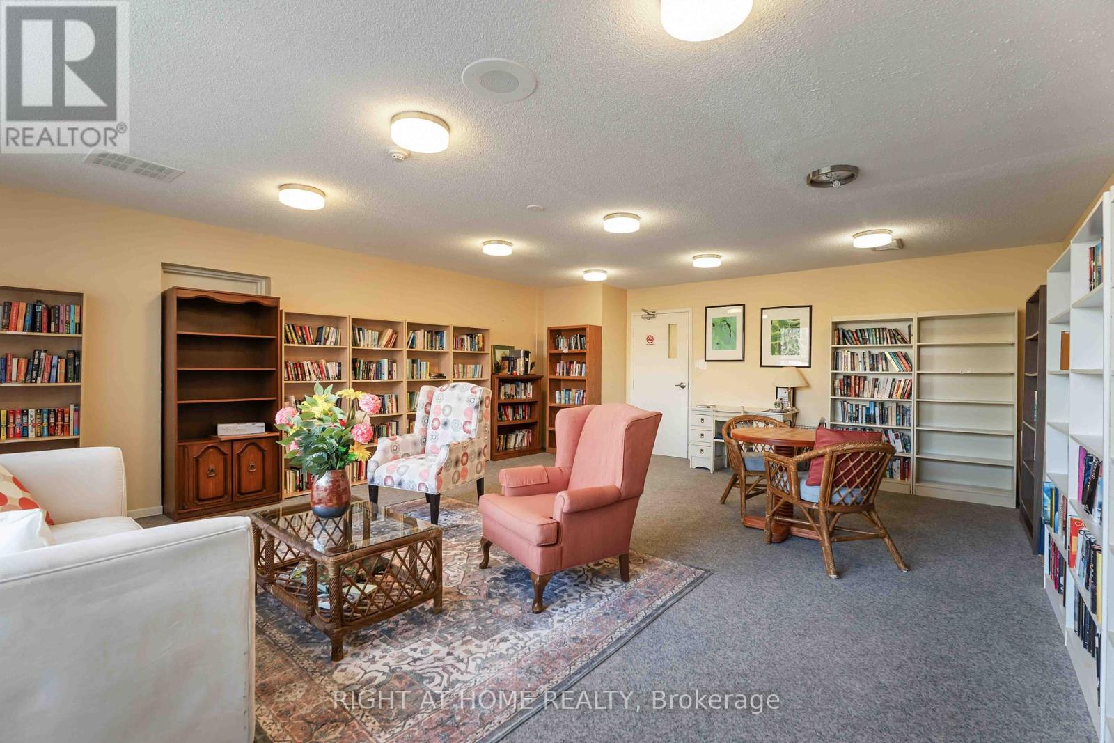 204 - 7 Gale Crescent, St. Catharines (E. Chester), Ontario  L2R 7M8 - Photo 44 - X12398350
