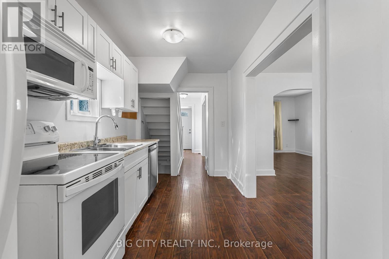 53 Cady Street, Welland, Ontario  L3B 4B7 - Photo 11 - X12398359