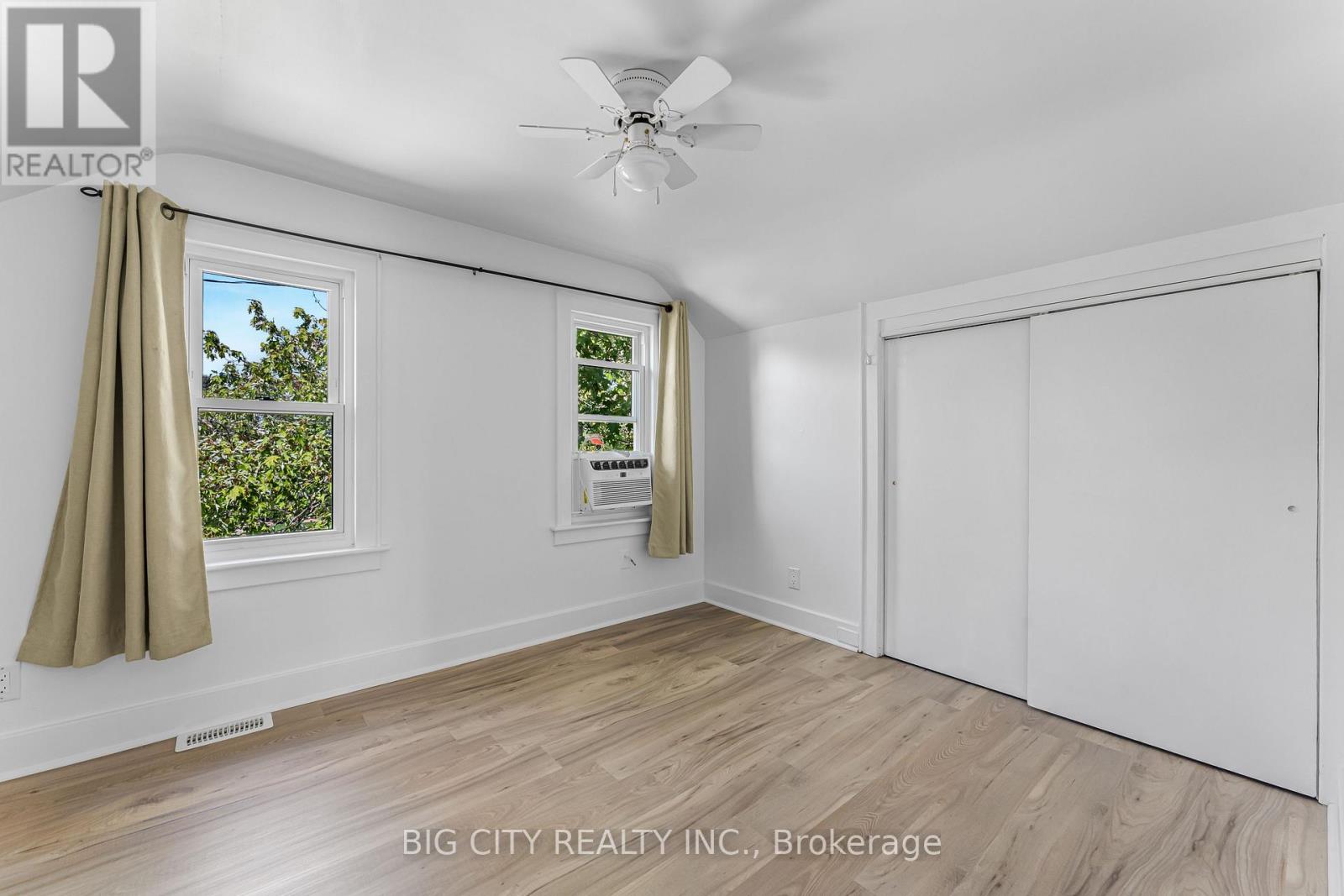 53 Cady Street, Welland, Ontario  L3B 4B7 - Photo 14 - X12398359