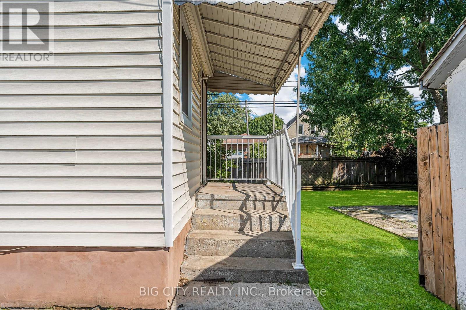 53 Cady Street, Welland, Ontario  L3B 4B7 - Photo 19 - X12398359