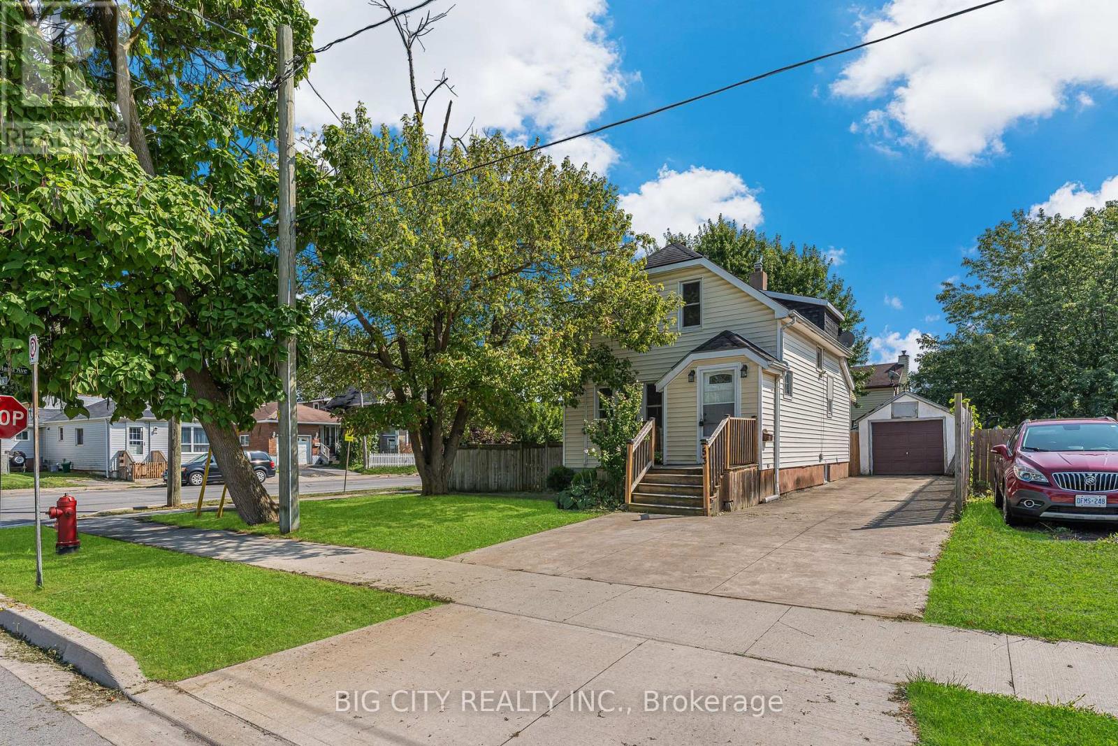 53 Cady Street, Welland, Ontario  L3B 4B7 - Photo 3 - X12398359