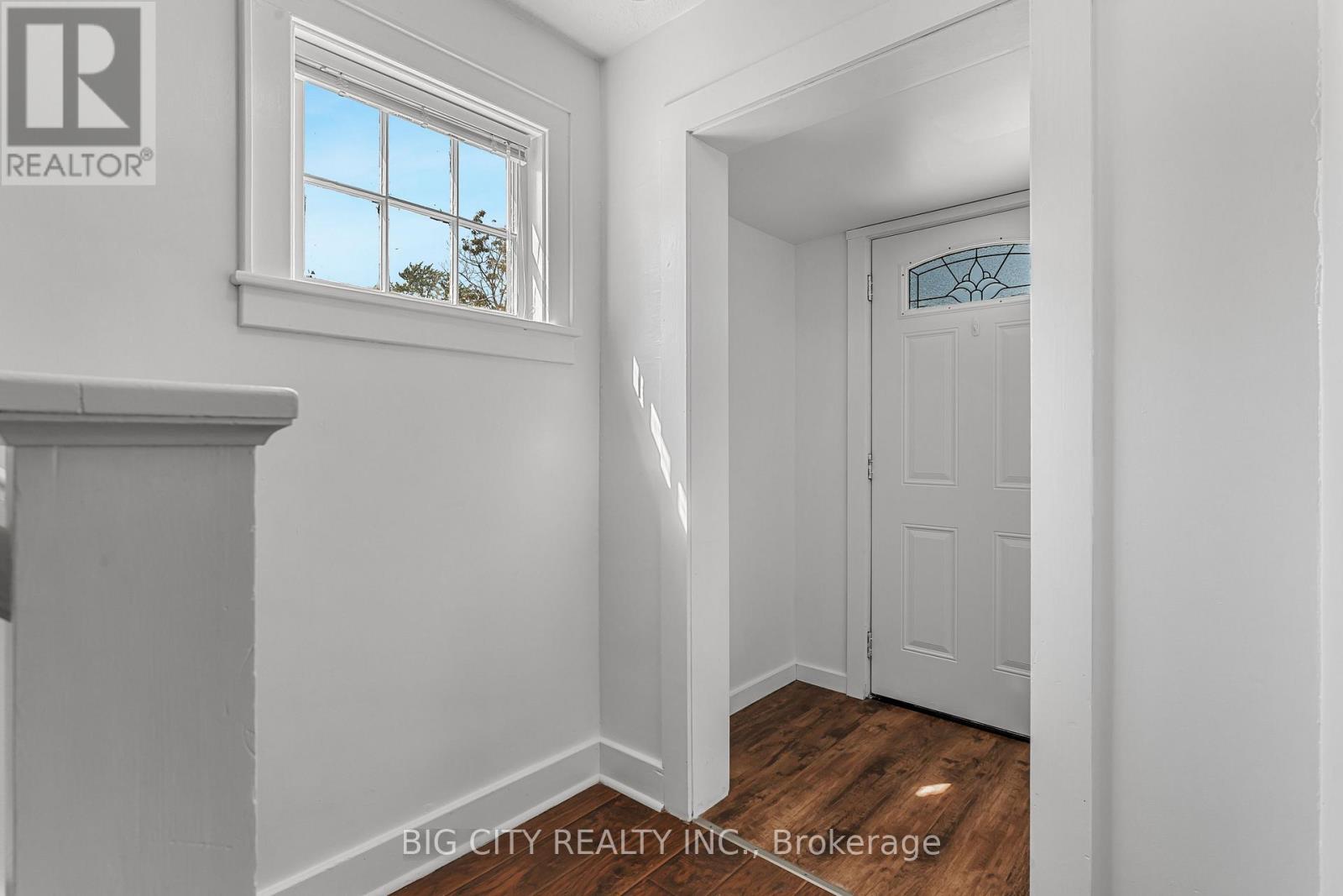 53 Cady Street, Welland, Ontario  L3B 4B7 - Photo 4 - X12398359
