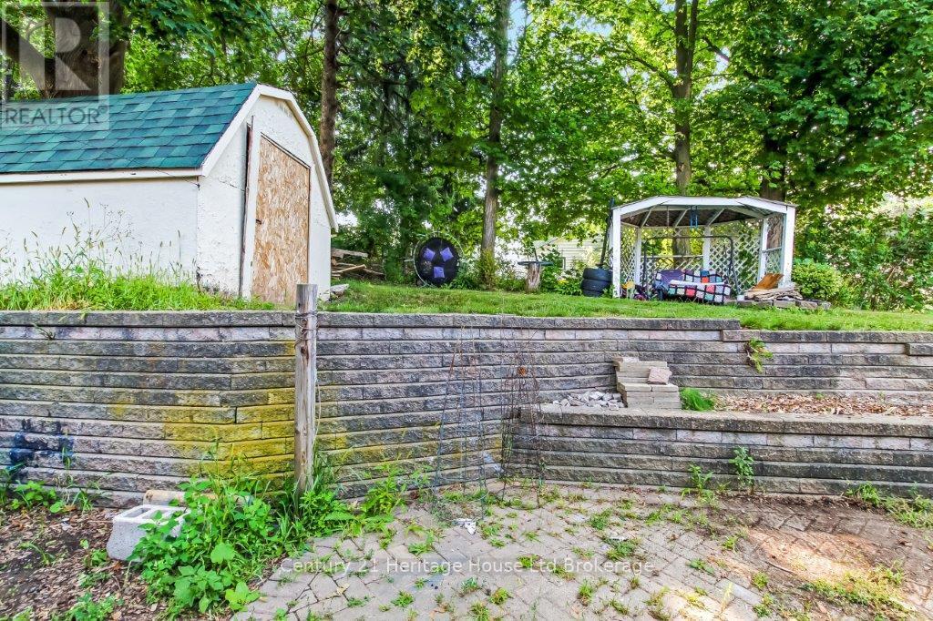 186 Charles Street E, Ingersoll, Ontario  N5C 1K4 - Photo 24 - X12398441