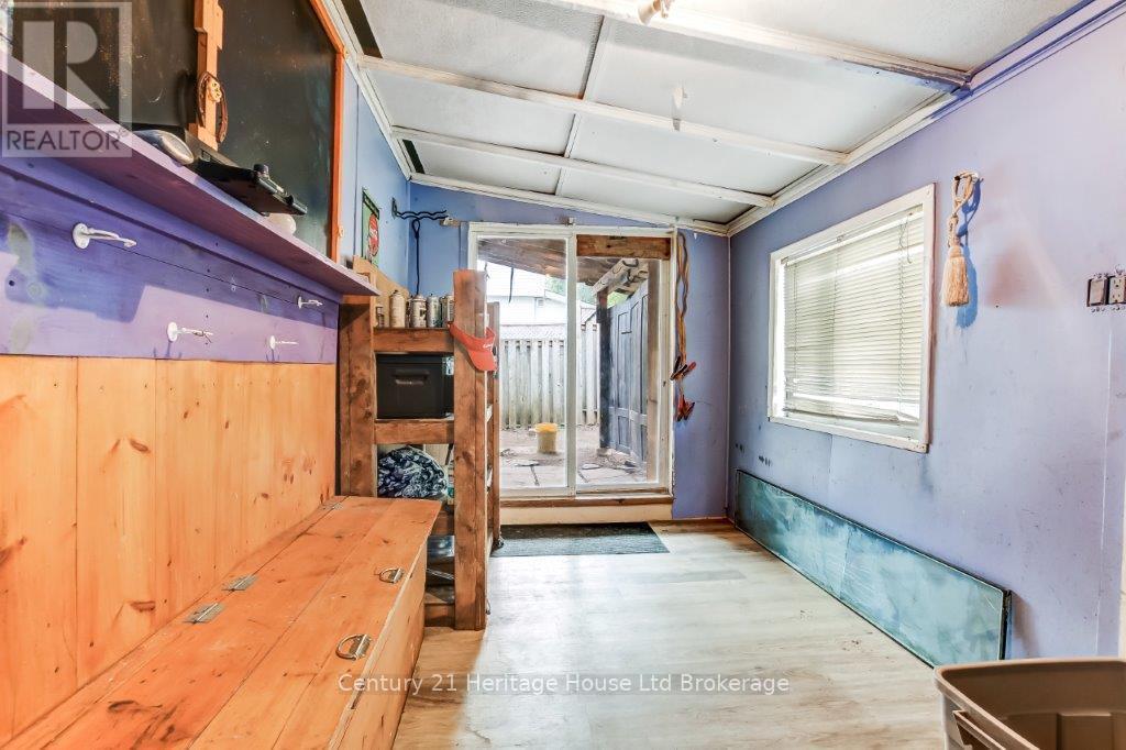 186 Charles Street E, Ingersoll, Ontario  N5C 1K4 - Photo 5 - X12398441