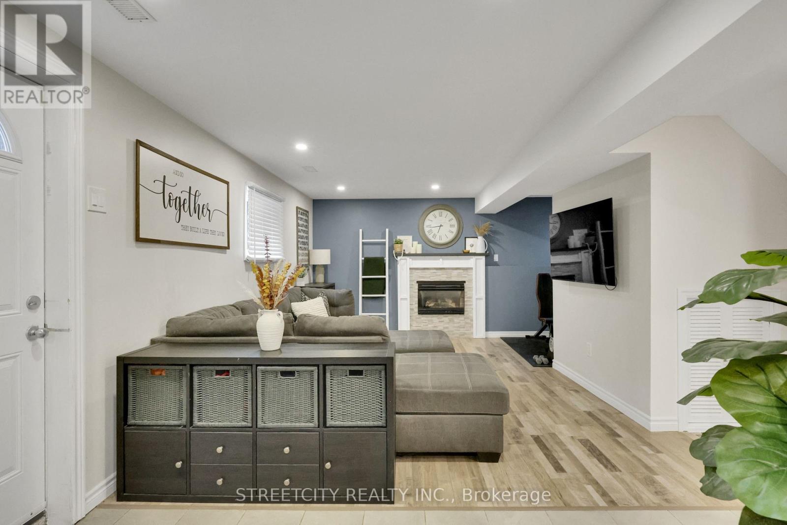 82 Alayne Crescent, London South, Ontario  N6E 2A3 - Photo 16 - X12397699