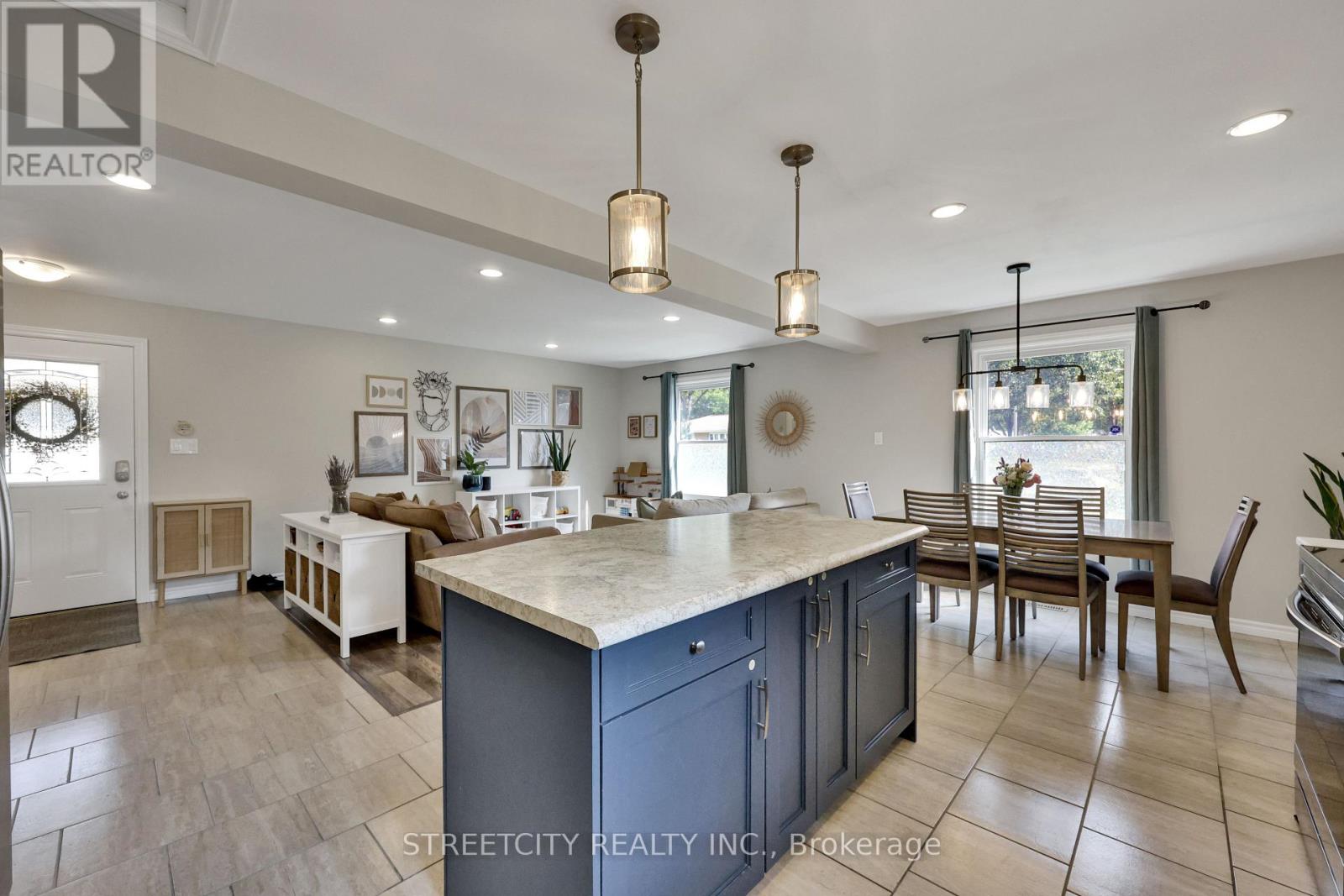 82 Alayne Crescent, London South, Ontario  N6E 2A3 - Photo 6 - X12397699