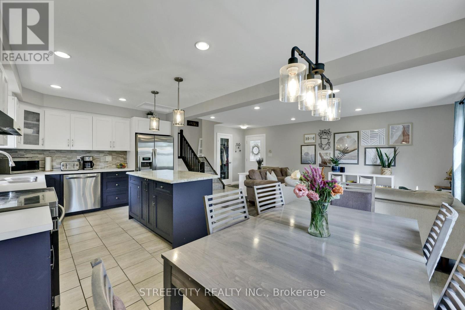 82 Alayne Crescent, London South, Ontario  N6E 2A3 - Photo 9 - X12397699