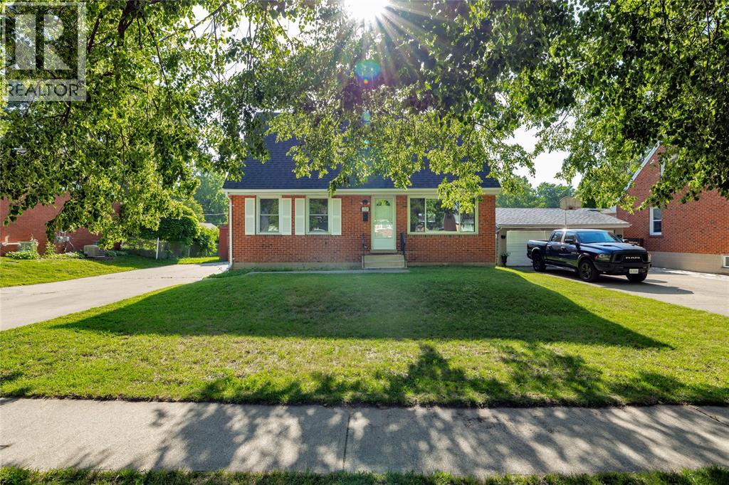 1329 Kim Street, Sarnia, Ontario  N7V 3T6 - Photo 2 - 25022938