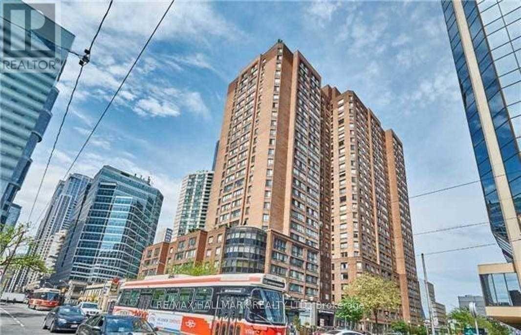 2215 - 633 BAY STREET, Toronto, Ontario