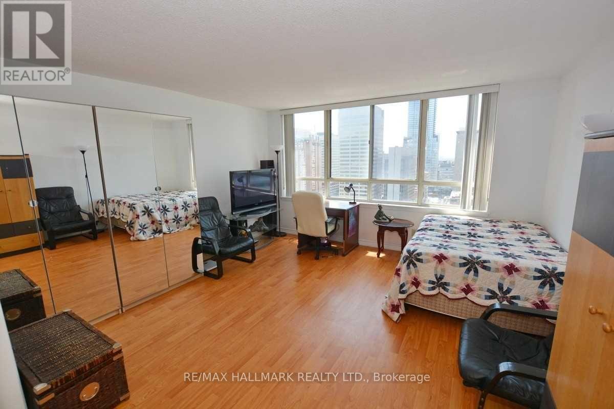 2215 - 633 Bay Street, Toronto, Ontario  M5G 2G4 - Photo 5 - C12398411