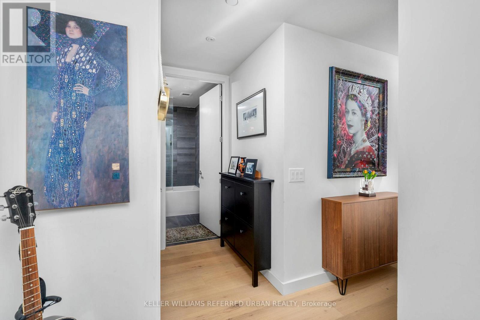 402 - 81 Wellesley Street E, Toronto, Ontario  M4Y 0C5 - Photo 6 - C12398522