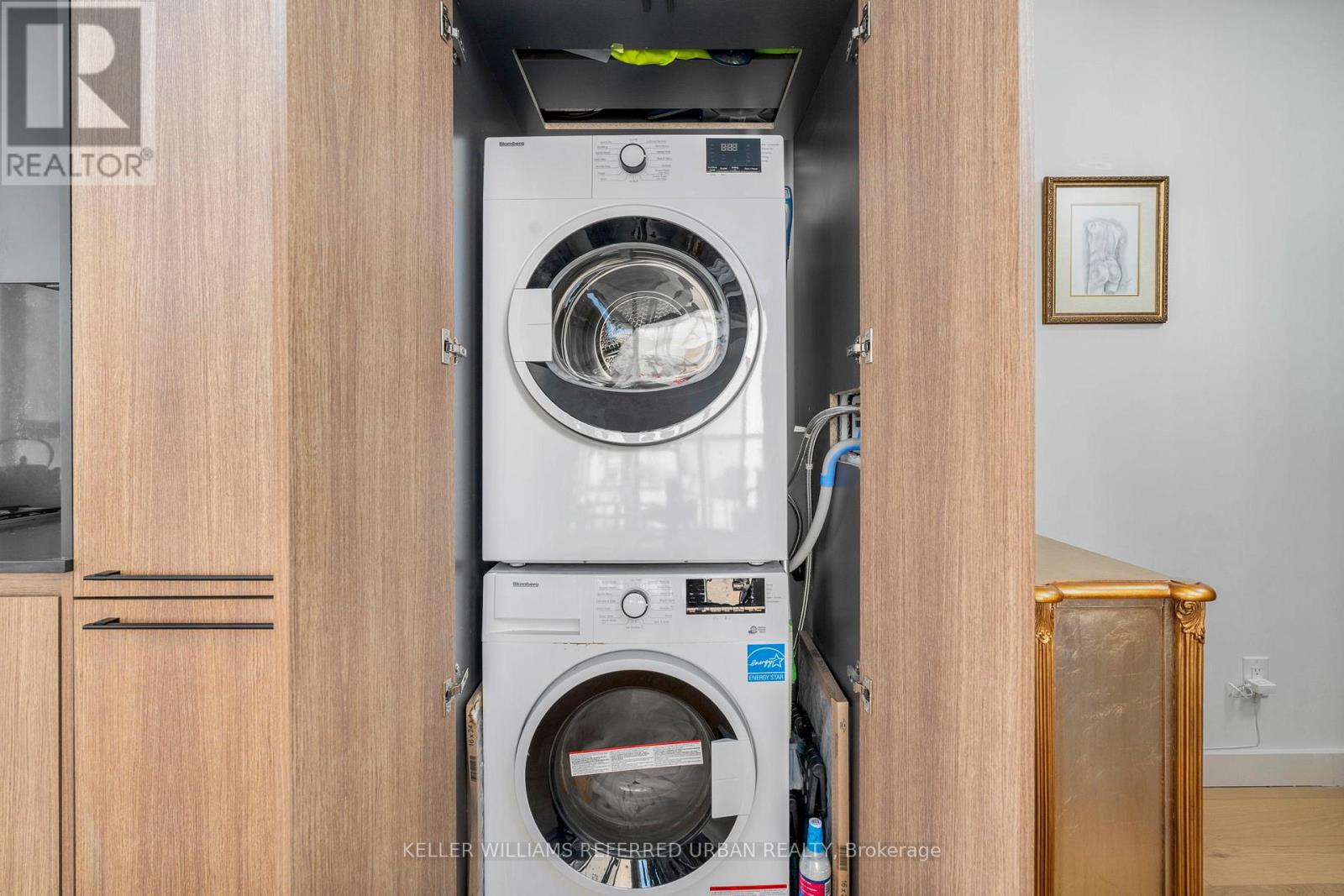 402 - 81 Wellesley Street E, Toronto, Ontario  M4Y 0C5 - Photo 9 - C12398522