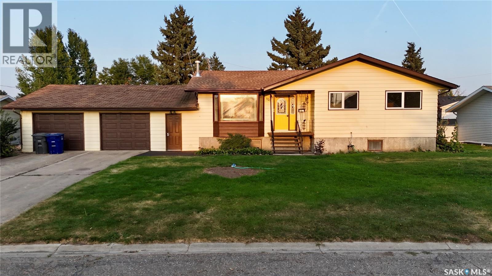 521 Hearn STREET, Outlook, Saskatchewan