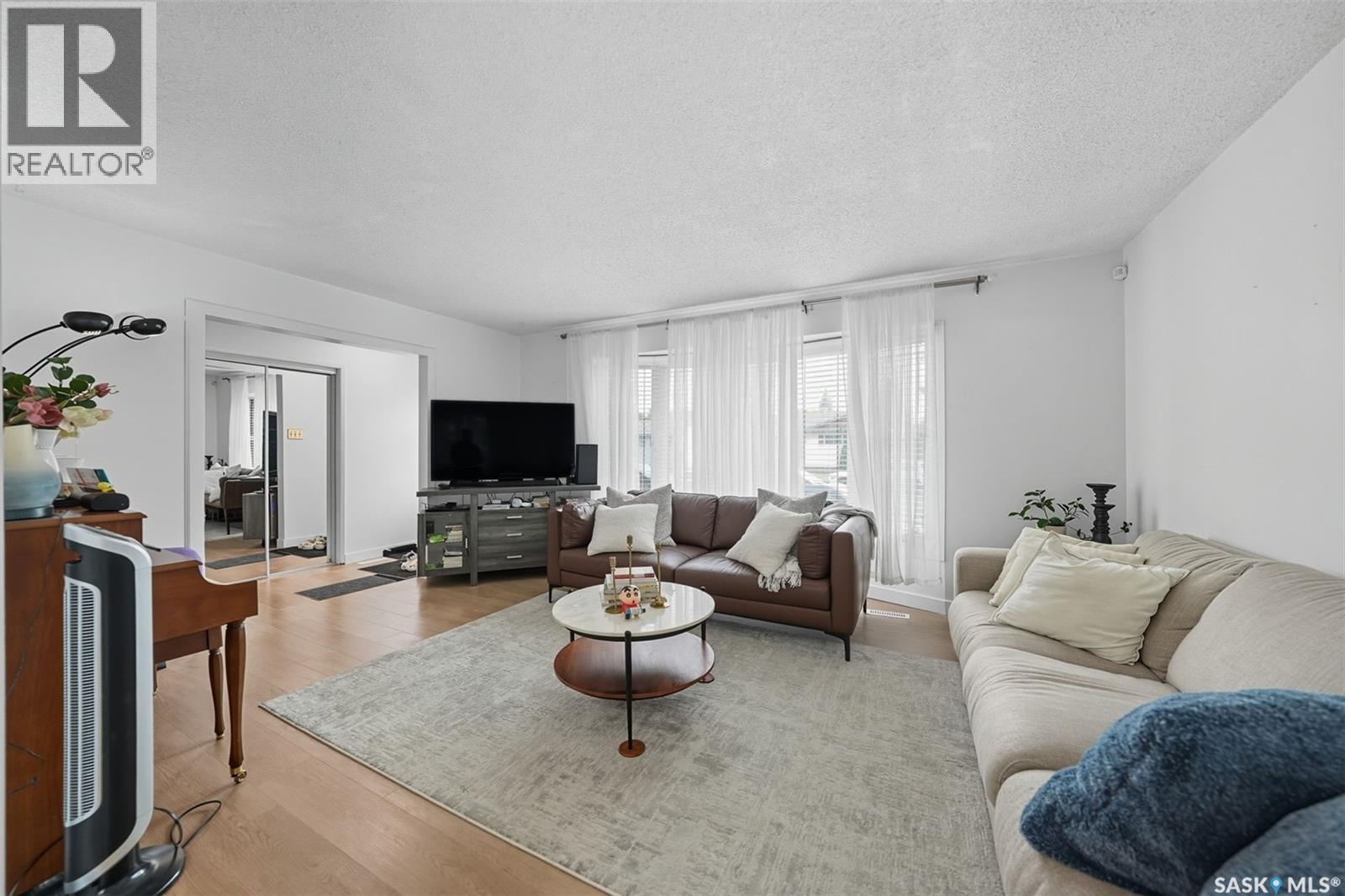 542 Fisher Crescent, Saskatoon, Saskatchewan  S7L 5S5 - Photo 6 - SK018046