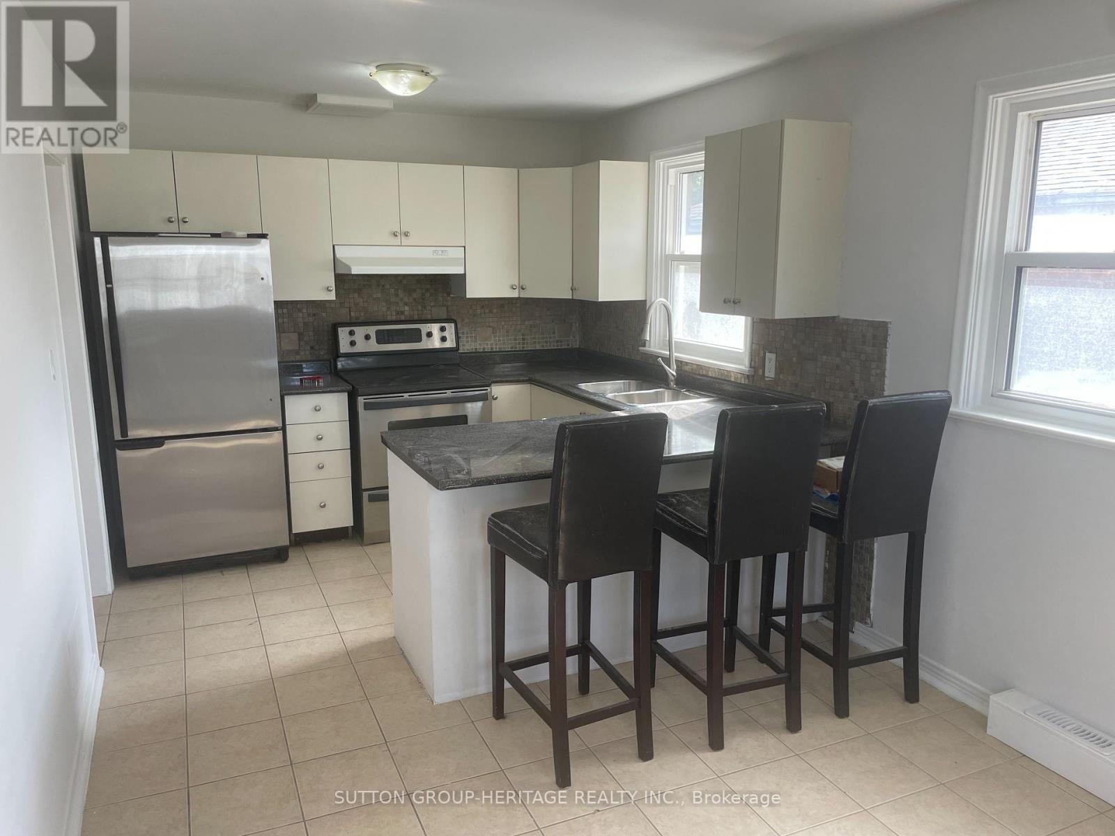 373 Highland Avenue, Oshawa, Ontario  L1H 6B2 - Photo 2 - E12398448