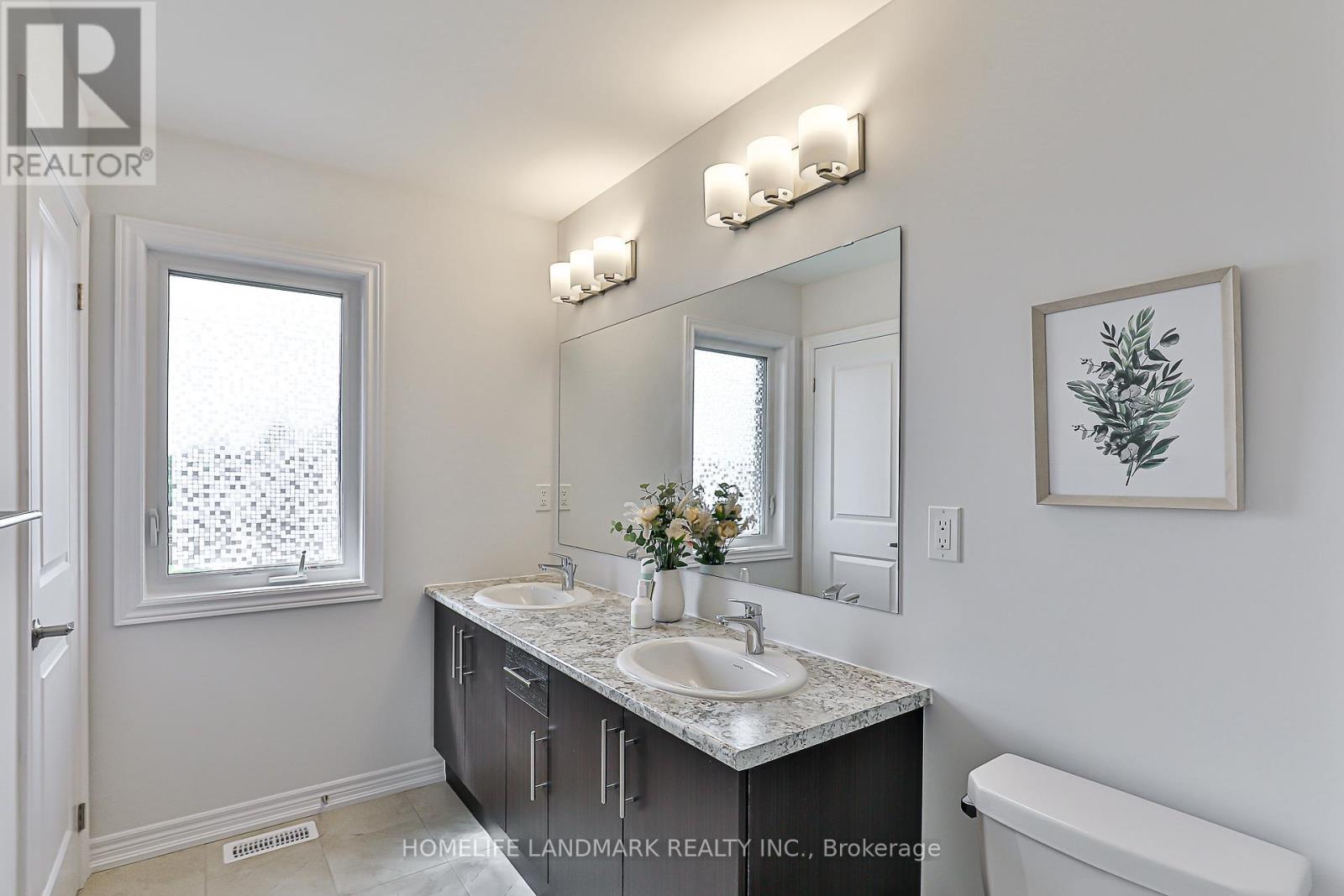 135 Lageer Drive, Whitchurch-Stouffville, Ontario  L4A 4V2 - Photo 29 - N12397857