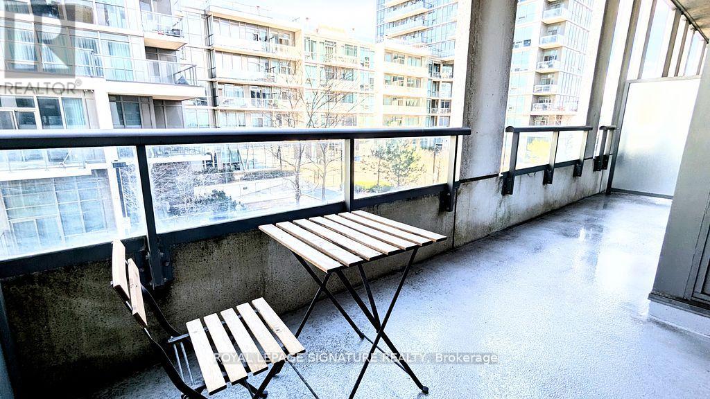 201 - 15 Zorra Street, Toronto, Ontario  M8Z 0C1 - Photo 6 - W12396388