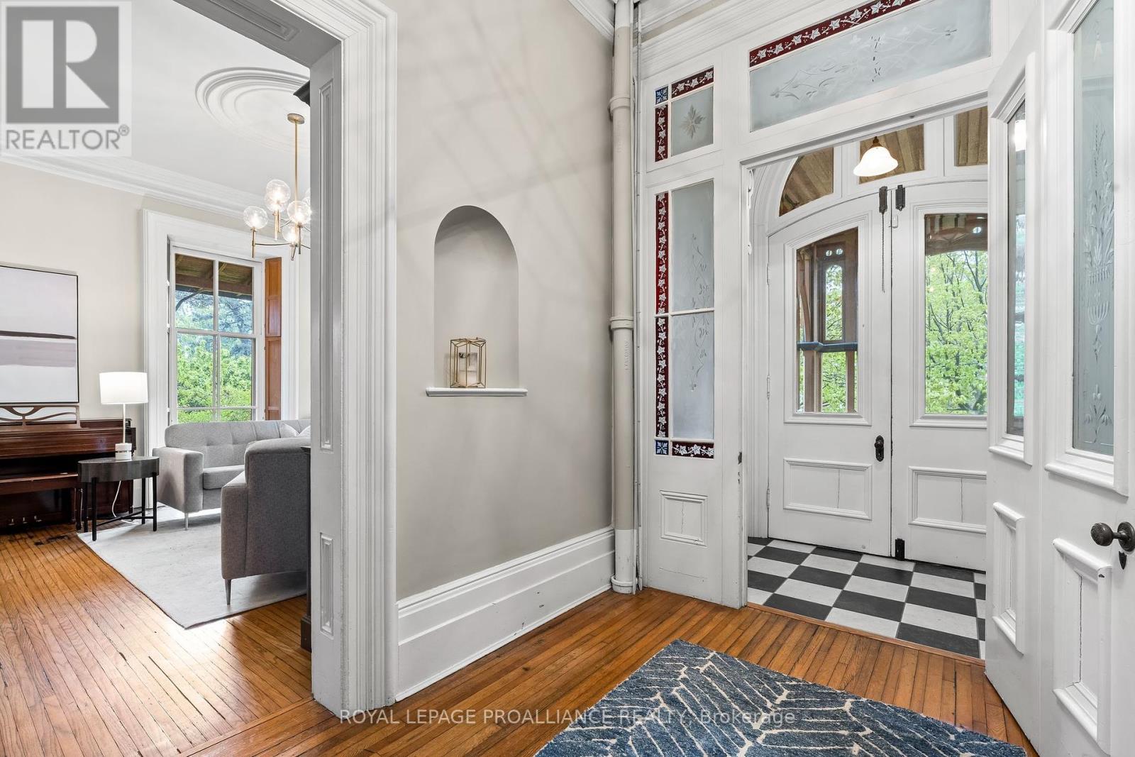 59 King Street, Port Hope, Ontario  L1A 2R6 - Photo 6 - X12367245