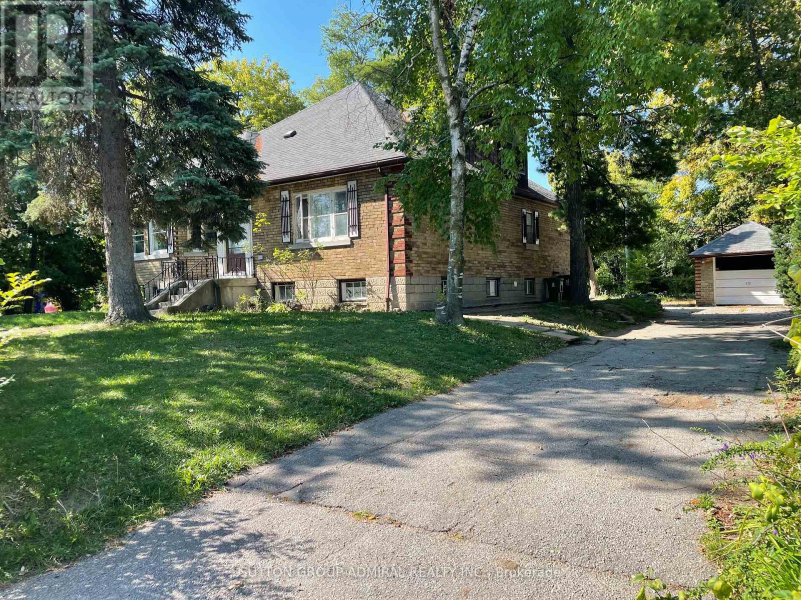2 Botfield Avenue, Toronto, Ontario  M9B 4C7 - Photo 1 - W12398414