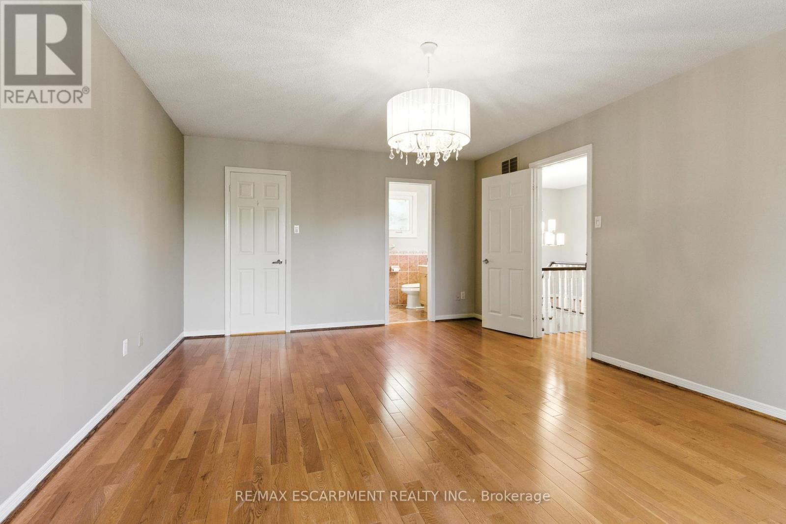 1624 Gallant Drive, Mississauga, Ontario  L5H 3S8 - Photo 34 - W12398438