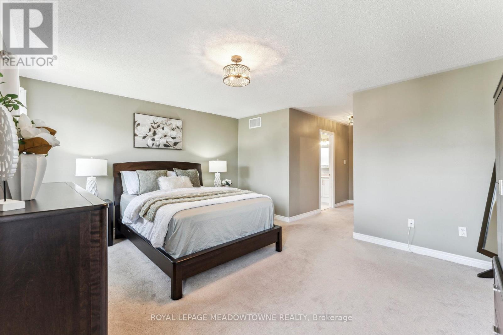 1186 Ezard Crescent, Milton, Ontario  L9T 6N9 - Photo 22 - W12398442