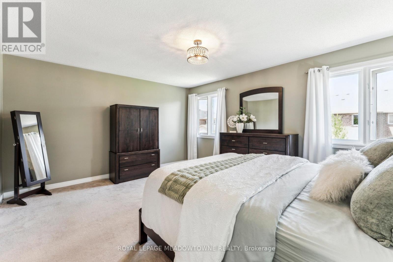 1186 Ezard Crescent, Milton, Ontario  L9T 6N9 - Photo 24 - W12398442