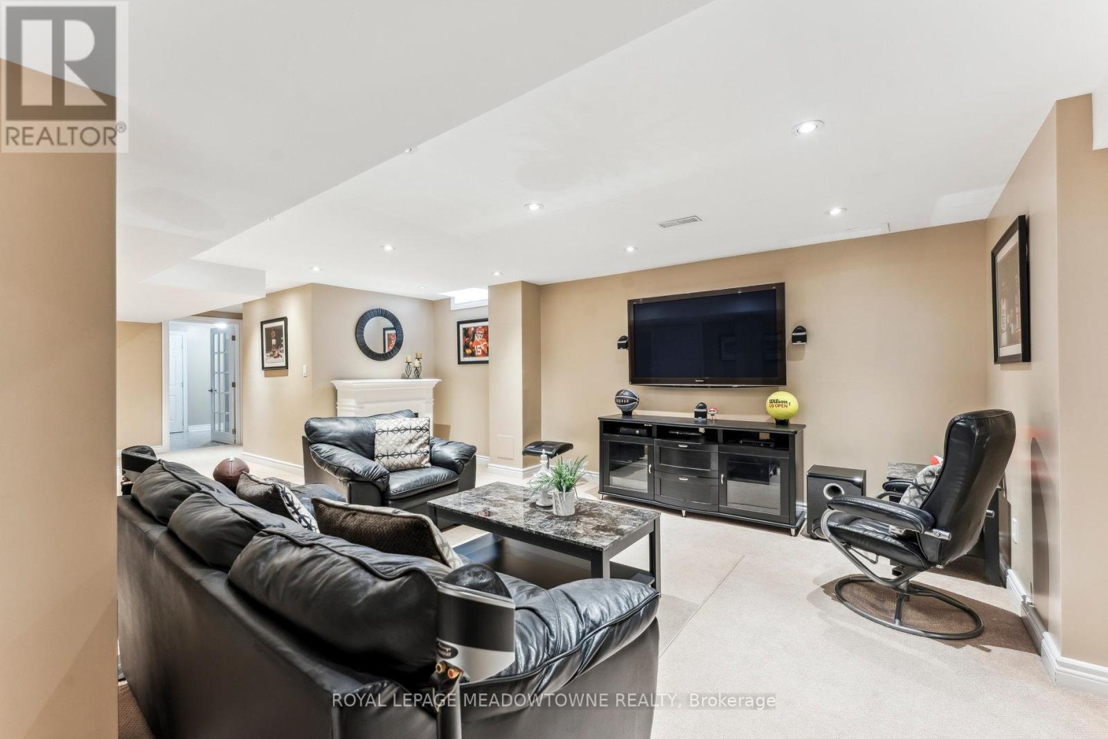 1186 Ezard Crescent, Milton, Ontario  L9T 6N9 - Photo 34 - W12398442