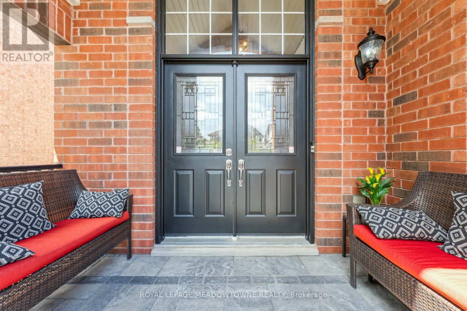 1186 Ezard Crescent, Milton, Ontario  L9T 6N9 - Photo 4 - W12398442